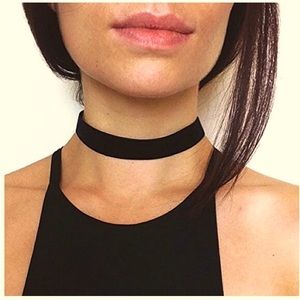 Black velvet choker